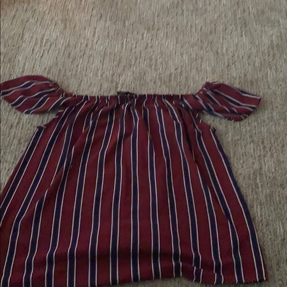 Fairly used top size small for woman - Picture 1 of 3